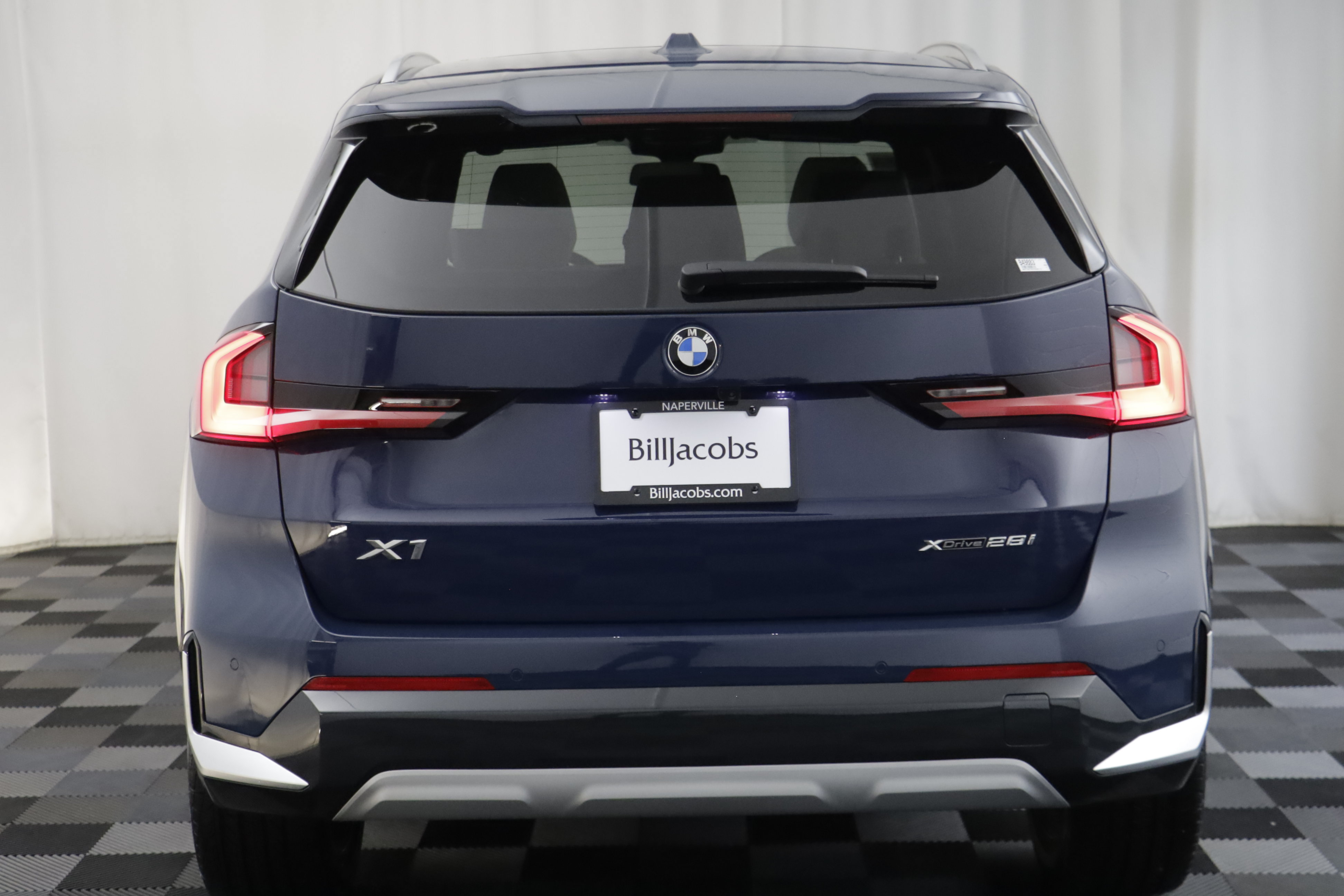 New 2027 BMW X1 xDrive28i AWD/4WD image 16