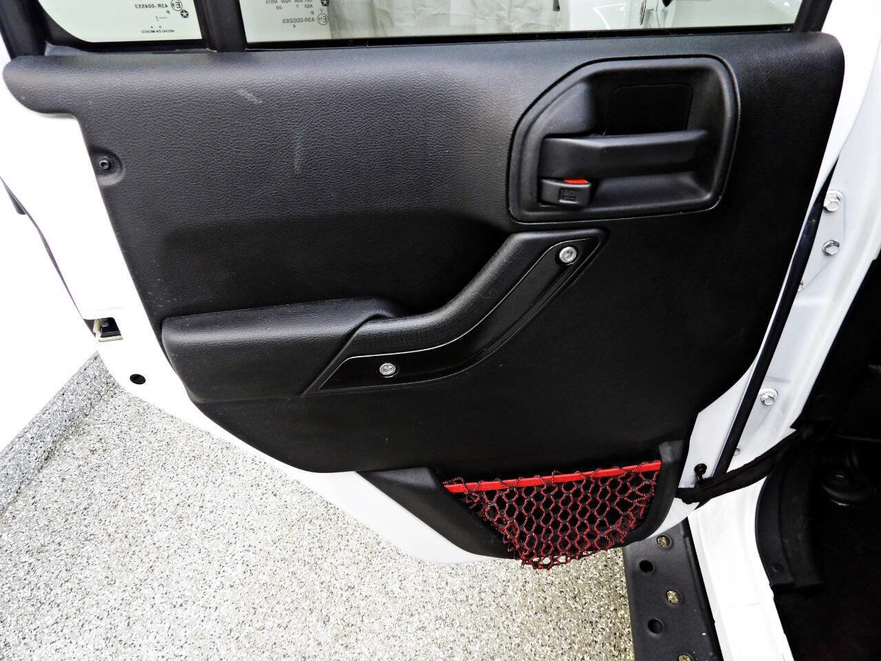 Used 2017 Jeep Wrangler Unlimited Rubicon image 9