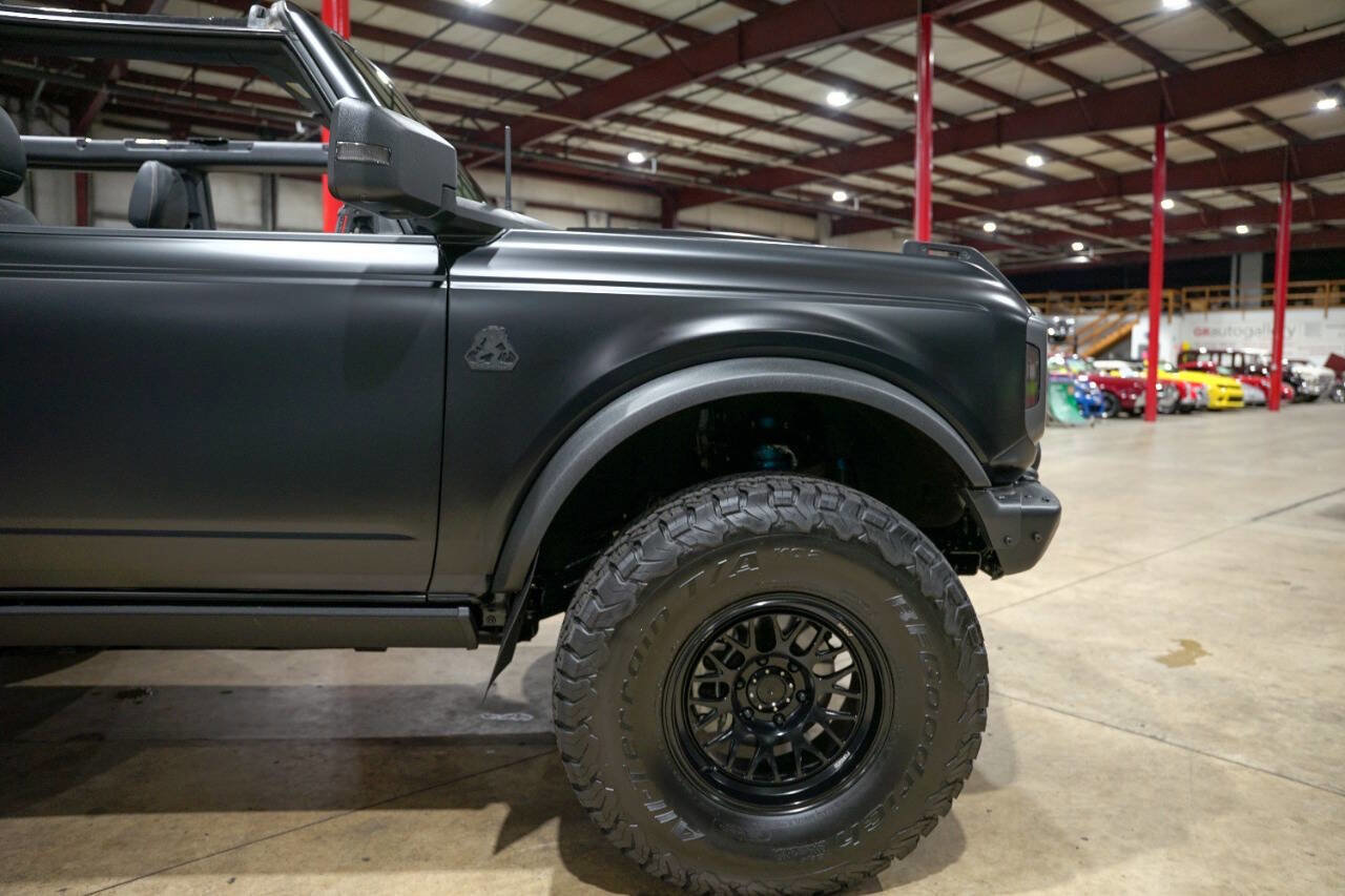 Used 2023 Ford Bronco Badlands image 11