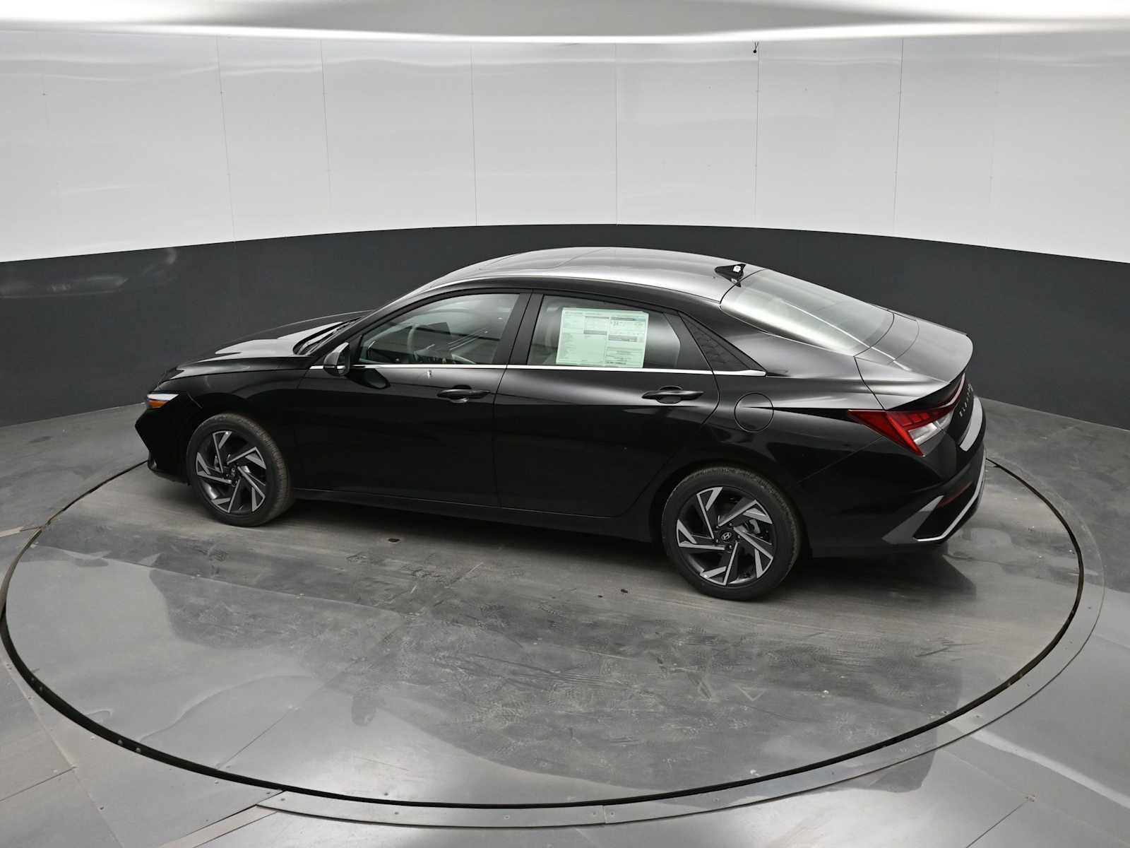 New 2026 Hyundai Elantra Limited FWD image 30