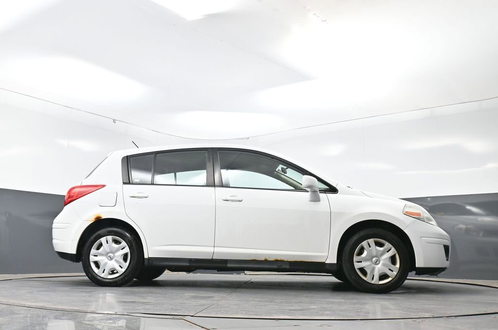 Used 2011 Nissan Versa 1.8 S FWD image 22