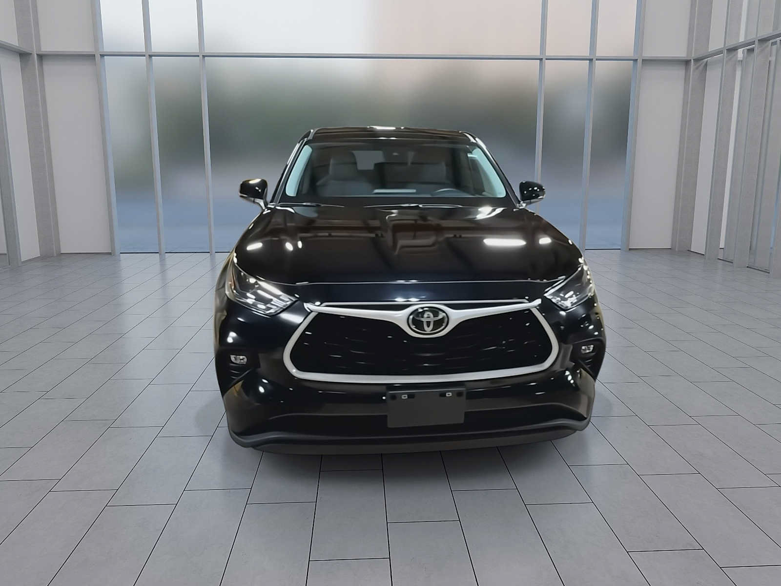 Used 2024 Toyota Highlander LE FWD image 3