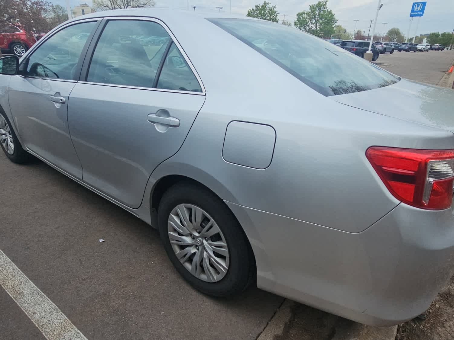 Used 2012 Toyota Camry LE FWD image 4