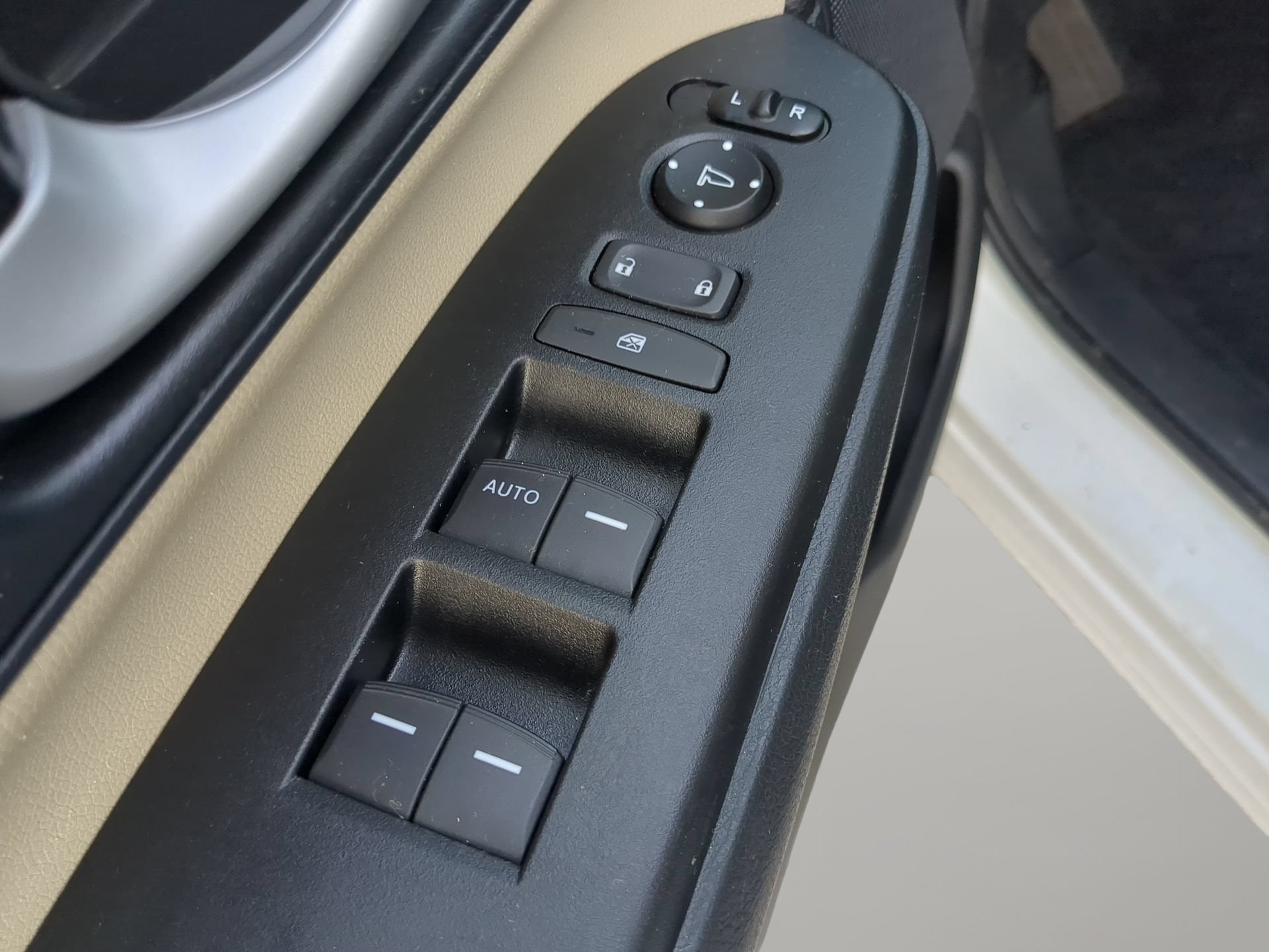 Used 2021 Honda CR-V LX image 53