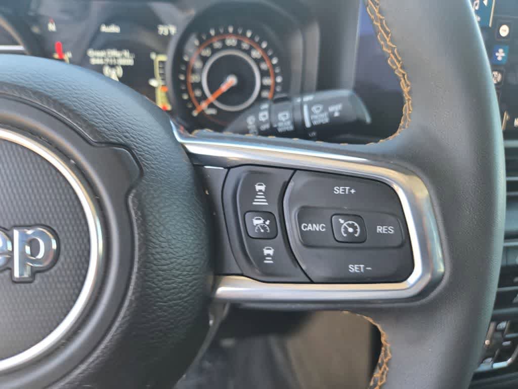 Used 2025 Jeep Wrangler Sahara AWD/4WD image 20