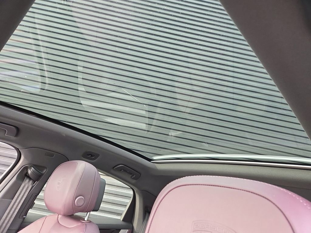 Certified 2025 Porsche Cayenne Coupe image 15