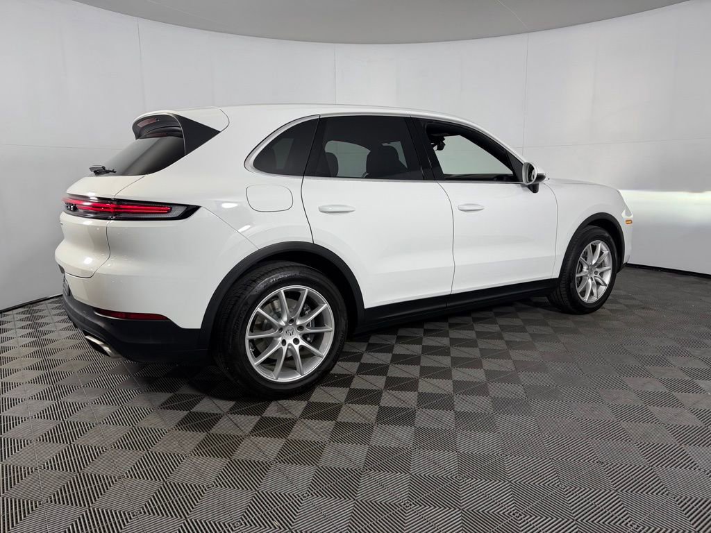 Used 2024 Porsche Cayenne image 7
