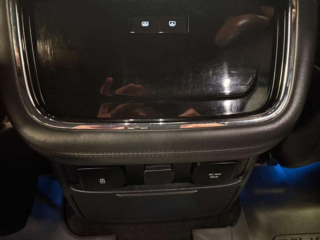 Used 2023 Lincoln Navigator Reserve AWD/4WD image 39