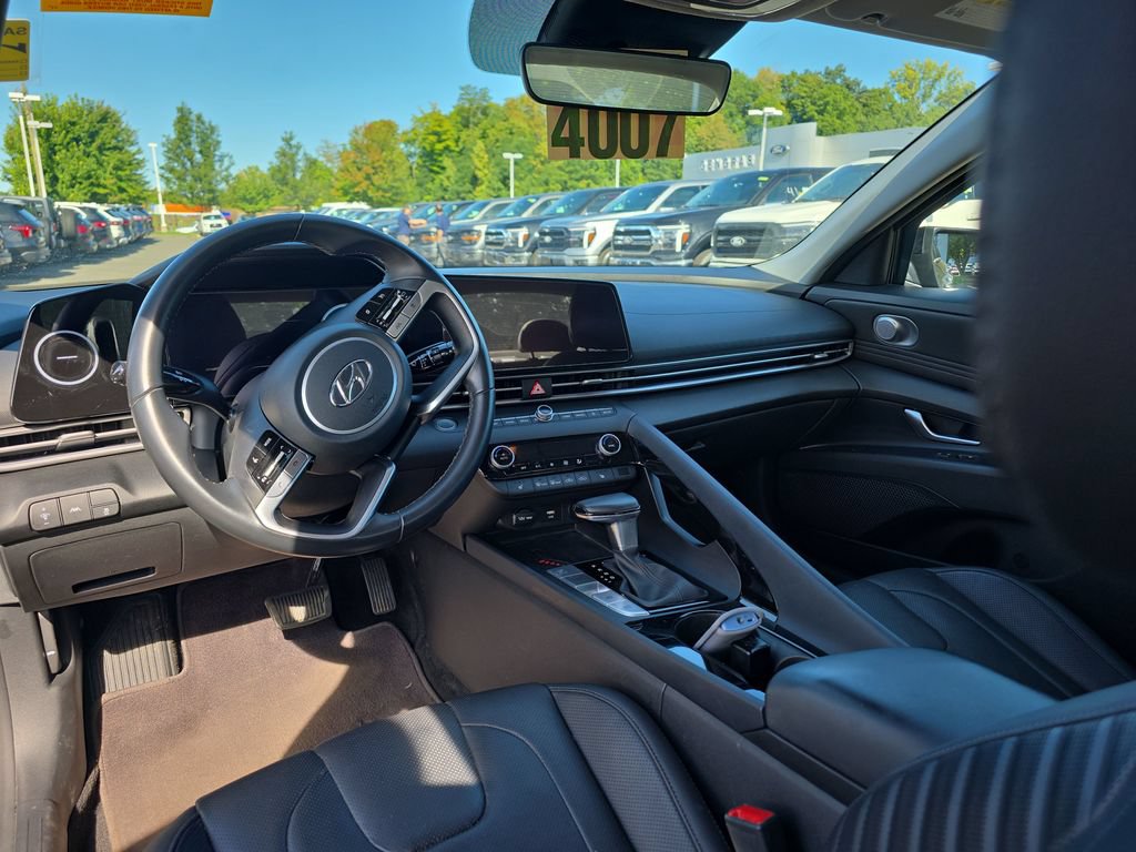 Used 2023 Hyundai Elantra Limited FWD image 18