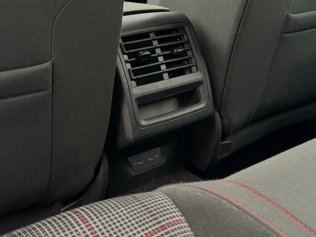 Used 2022 Volkswagen GTI SE image 31