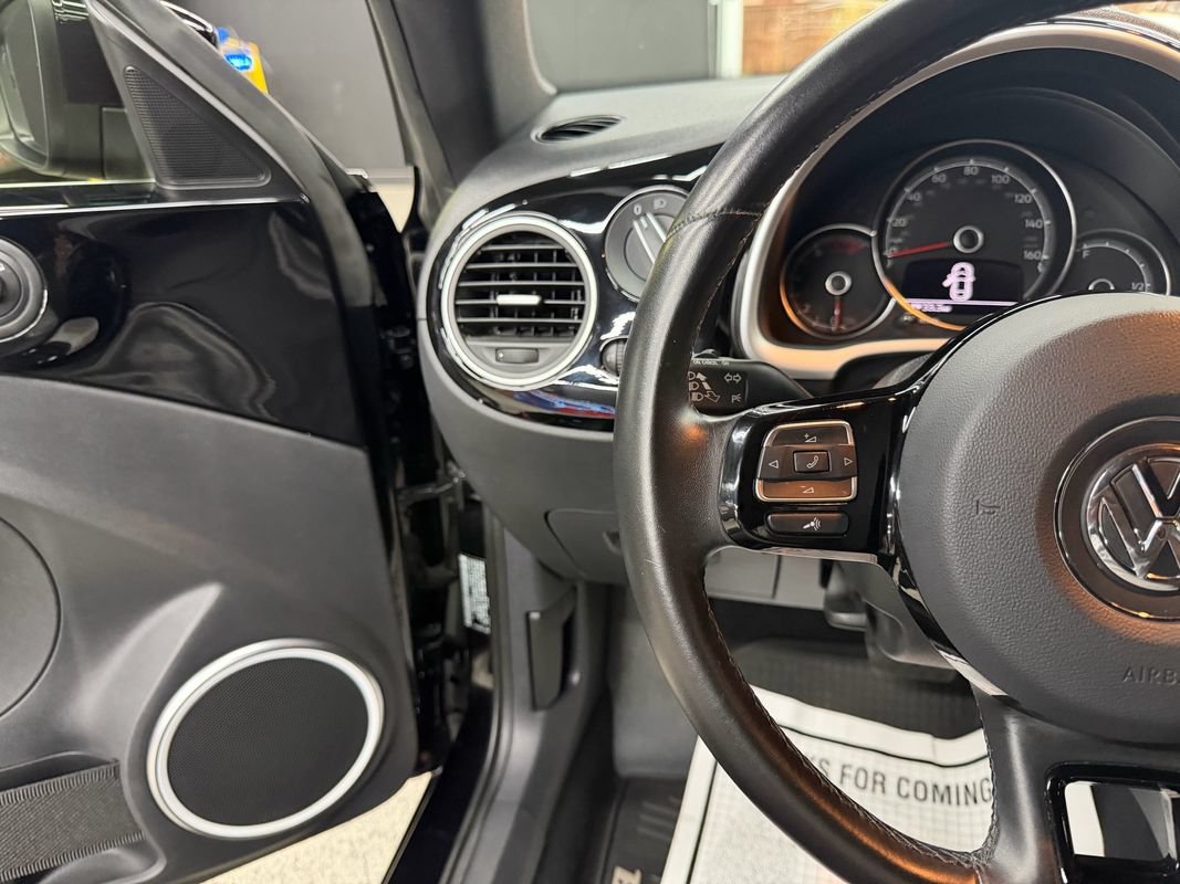 Used 2019 Volkswagen Beetle 2.0T S FWD image 26