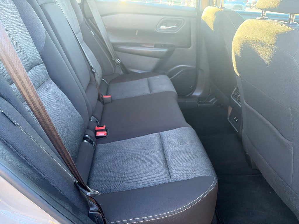 Used 2025 Nissan Rogue SV AWD/4WD image 36