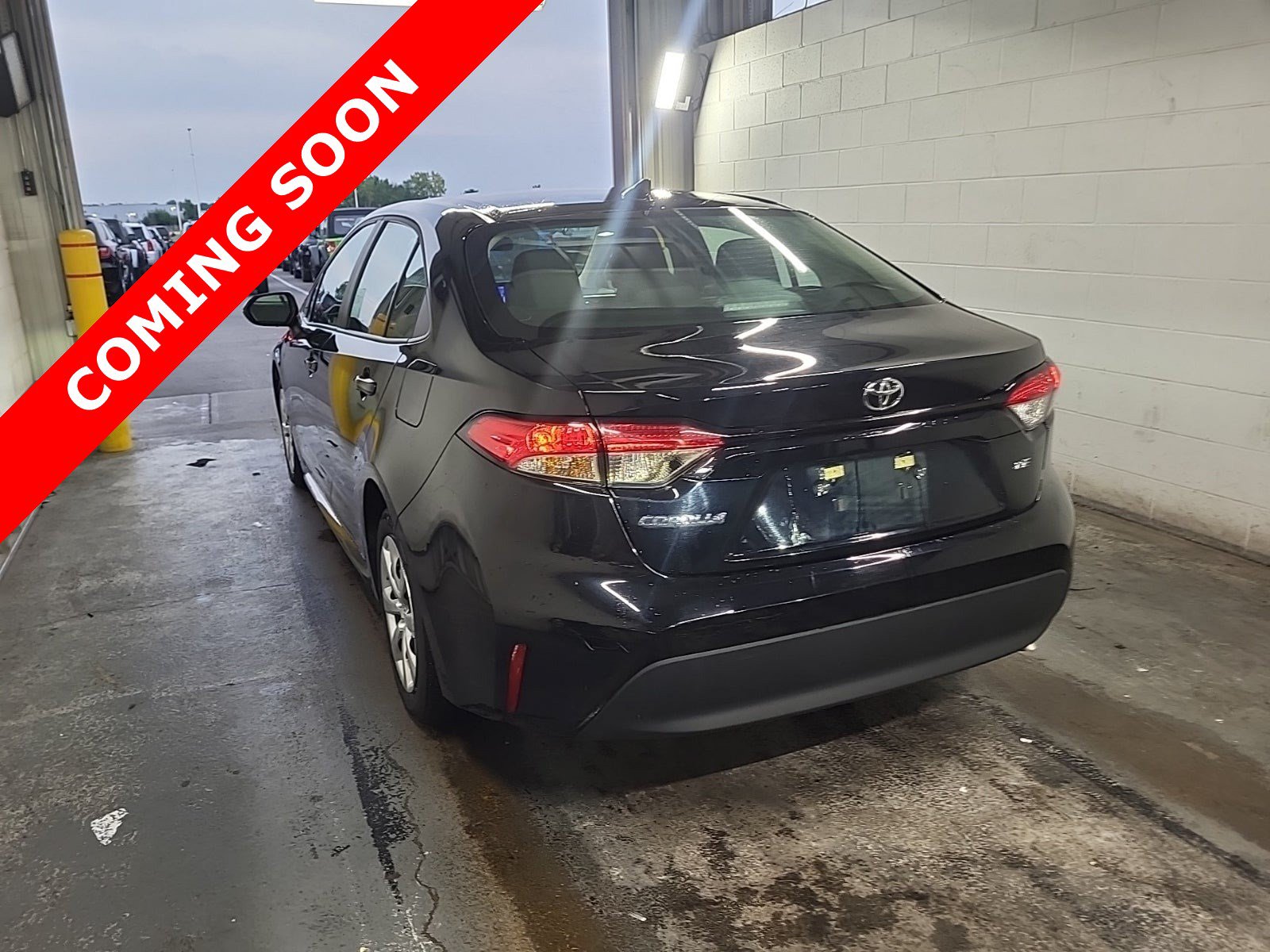 Used 2025 Toyota Corolla LE FWD image 5