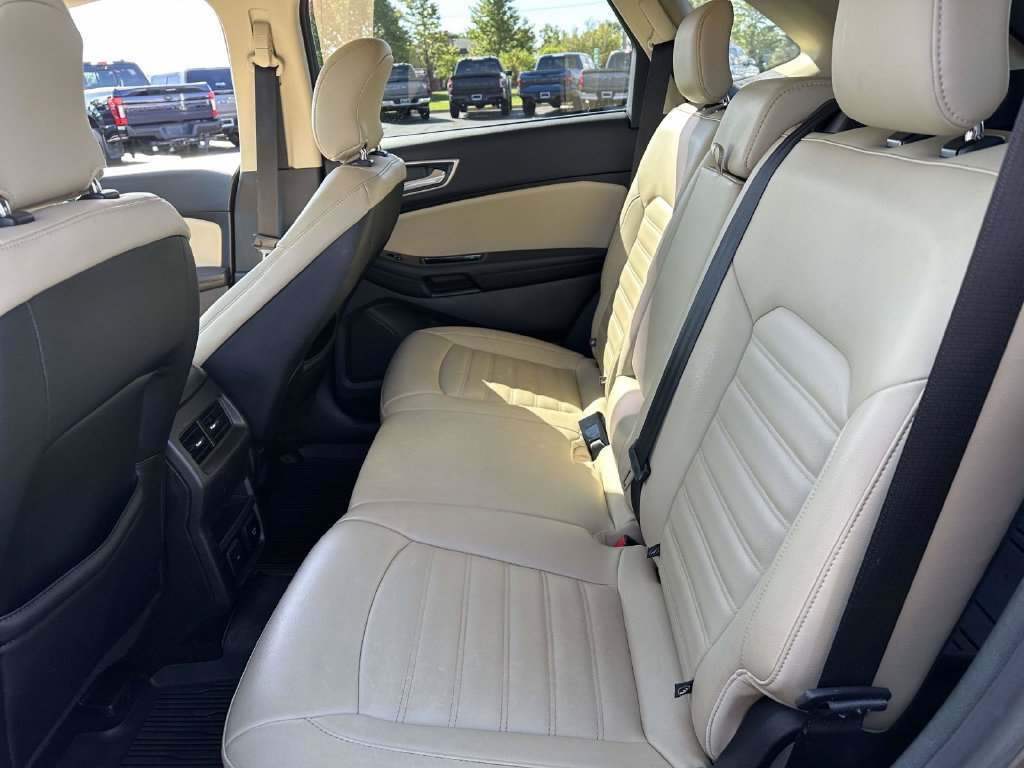 Certified 2019 Ford Edge SEL w/ Equipment Group 201A AWD/4WD image 12