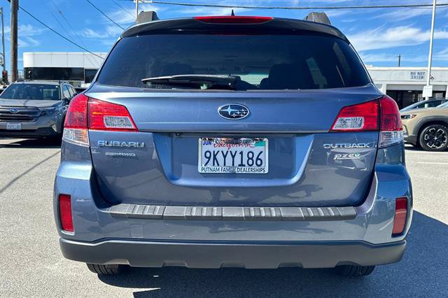 Used 2013 Subaru Outback 2.5i Limited AWD/4WD image 4
