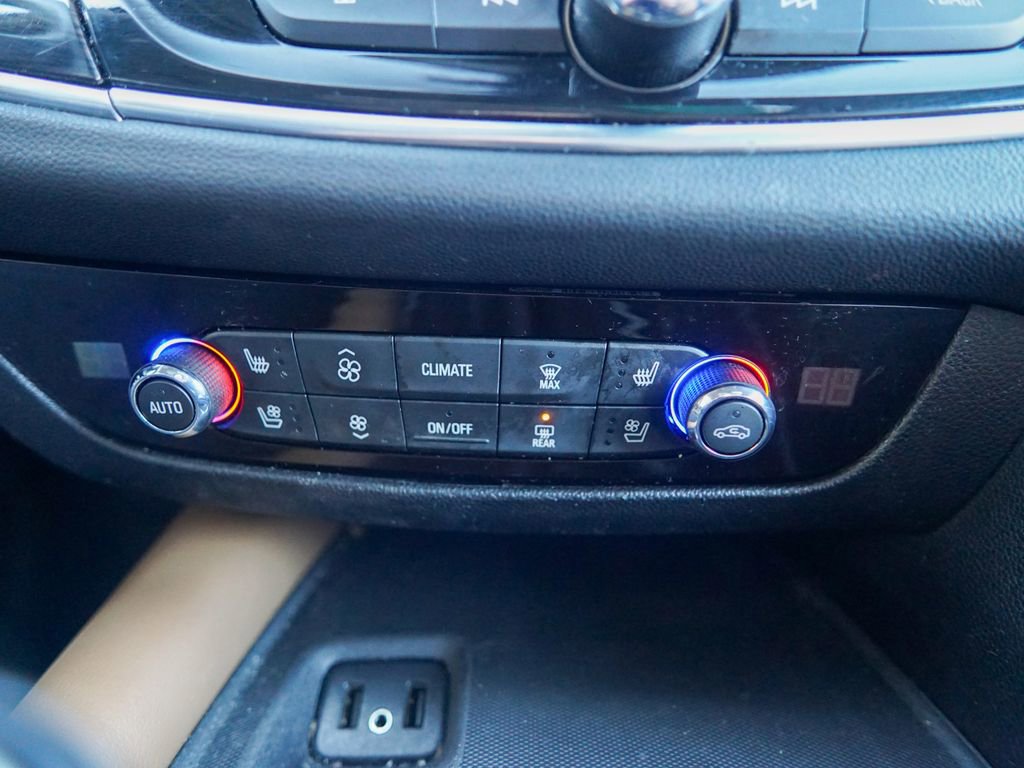 Used 2018 Buick Enclave Premium w/ Experience Buick Package image 29