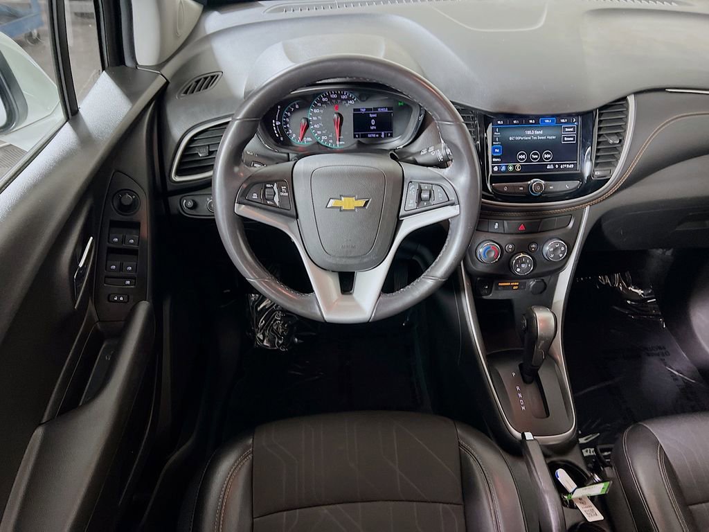 Used 2019 Chevrolet Trax LT w/ LT Convenience Package AWD/4WD image 19