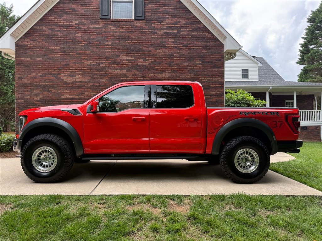 Used 2022 Ford F150 Raptor w/ Raptor 37 Performance Package AWD/4WD image 21