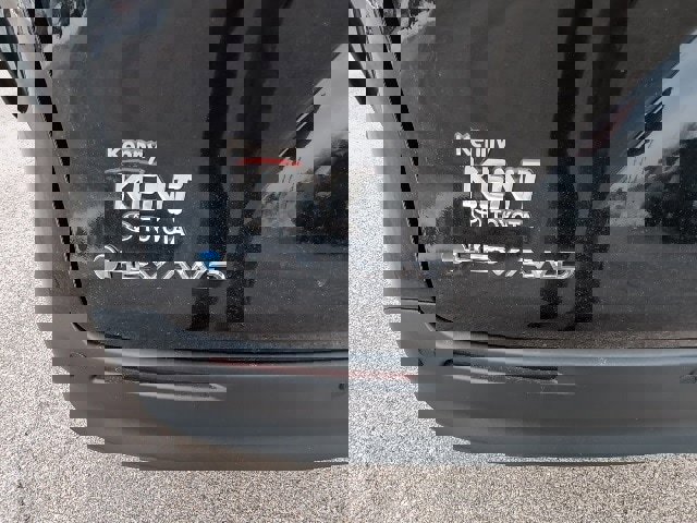 Used 2025 Toyota Sienna XLE image 7