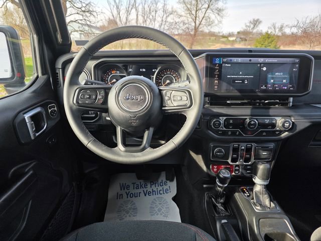 Used 2025 Jeep Wrangler Unlimited Rubicon image 22