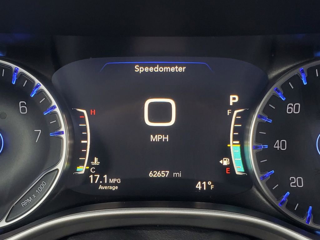 Used 2024 Chrysler Pacifica Touring-L image 21