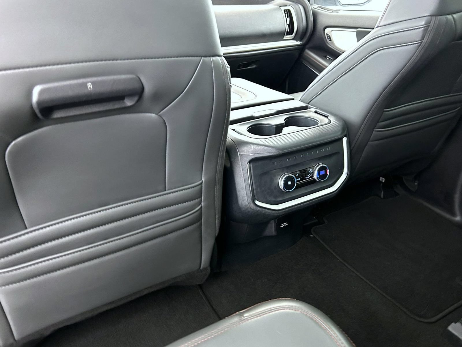 Used 2025 Ford Expedition Max Active AWD/4WD image 24