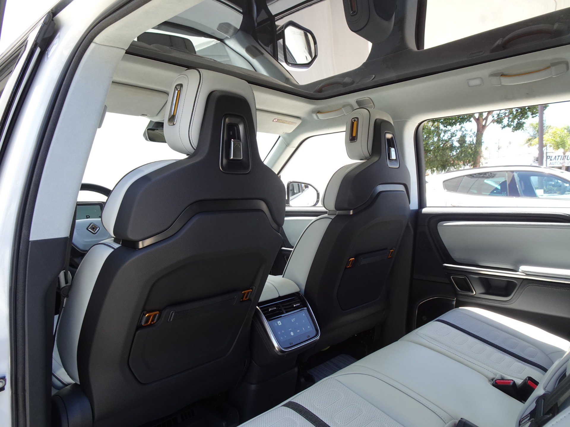 Used 2024 Rivian R1S Adventure AWD/4WD image 14