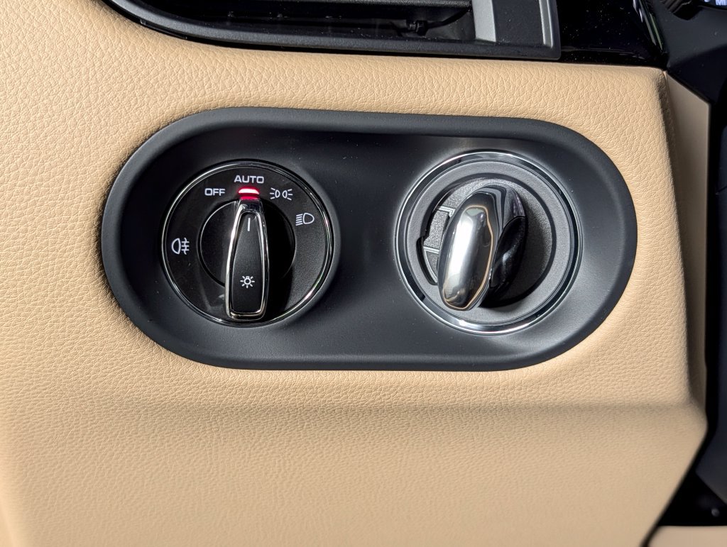 New 2026 Porsche Macan S AWD/4WD image 35