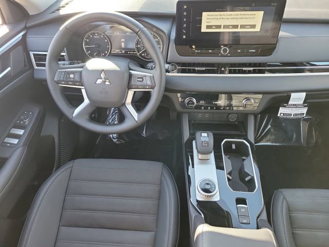 New 2026 Mitsubishi Outlander SE image 16