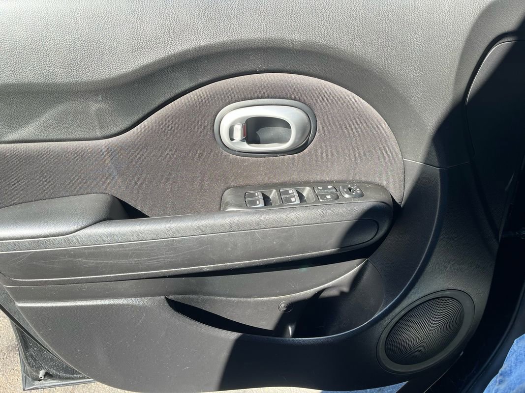Used 2018 Kia Soul + image 15