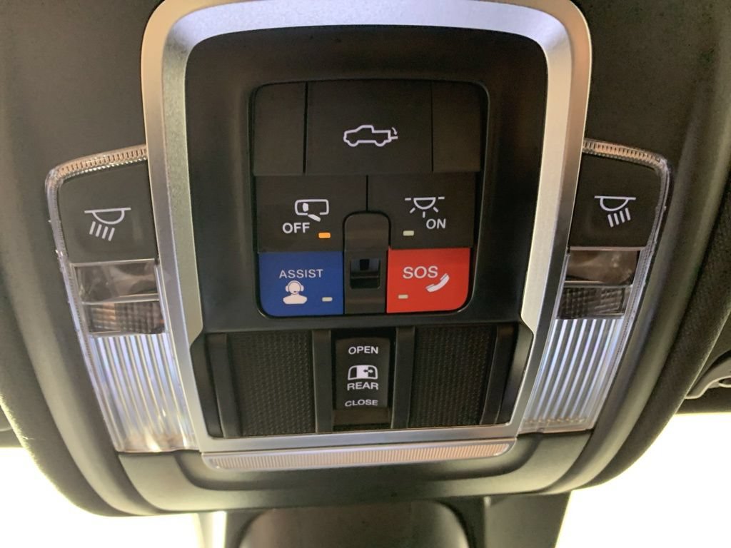 Used 2022 RAM 1500 Limited AWD/4WD image 23
