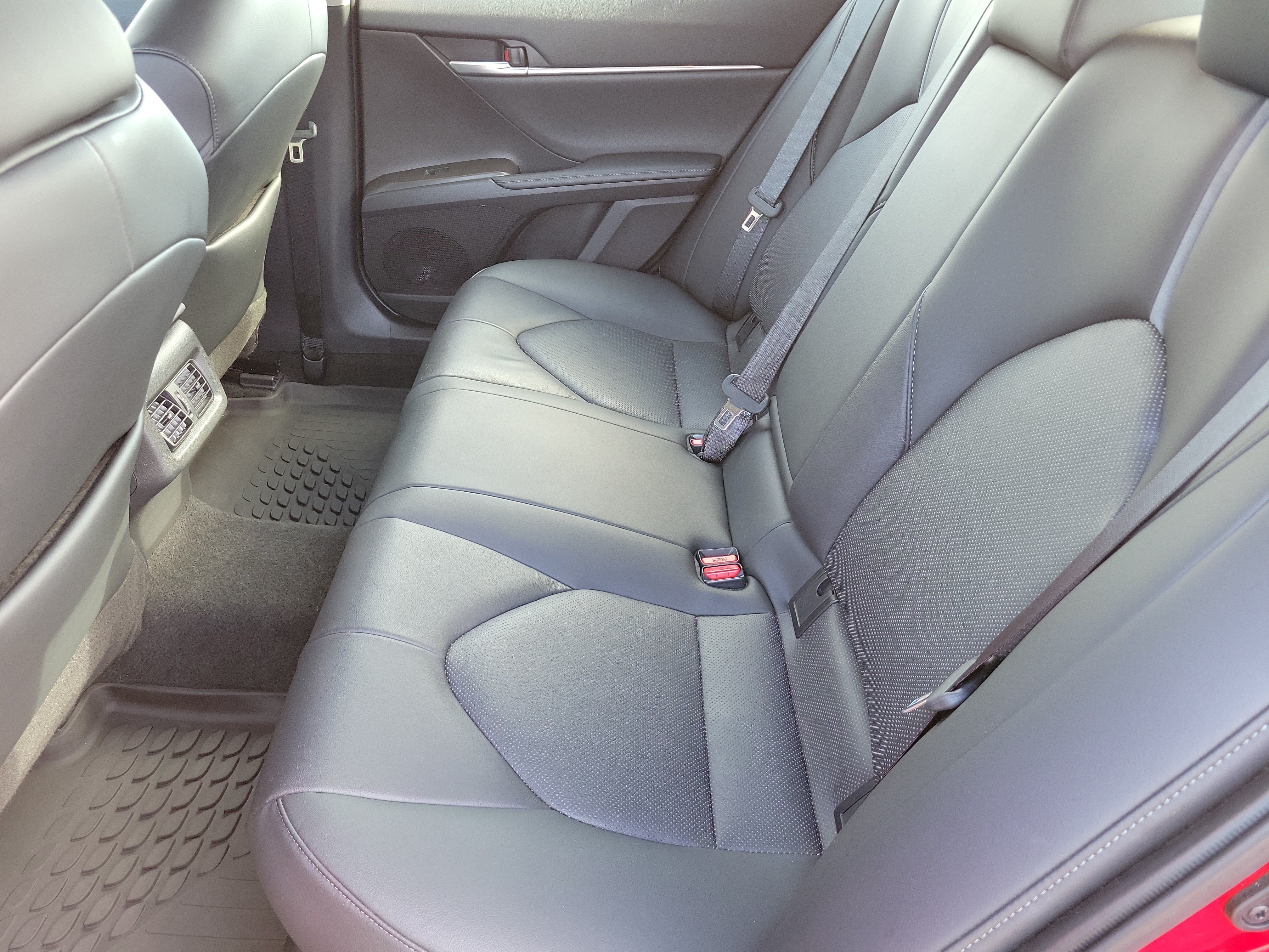 Used 2023 Toyota Camry XLE FWD image 12