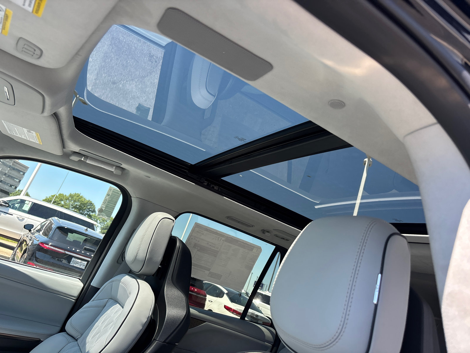 New 2026 Lincoln Navigator L Black Label AWD/4WD image 25
