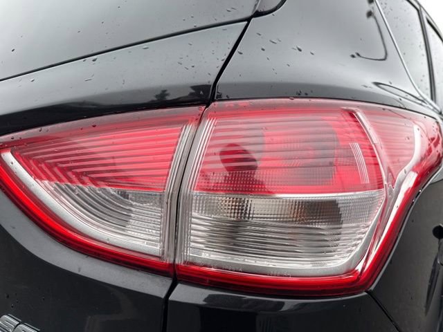 Used 2015 Ford Escape SE image 12