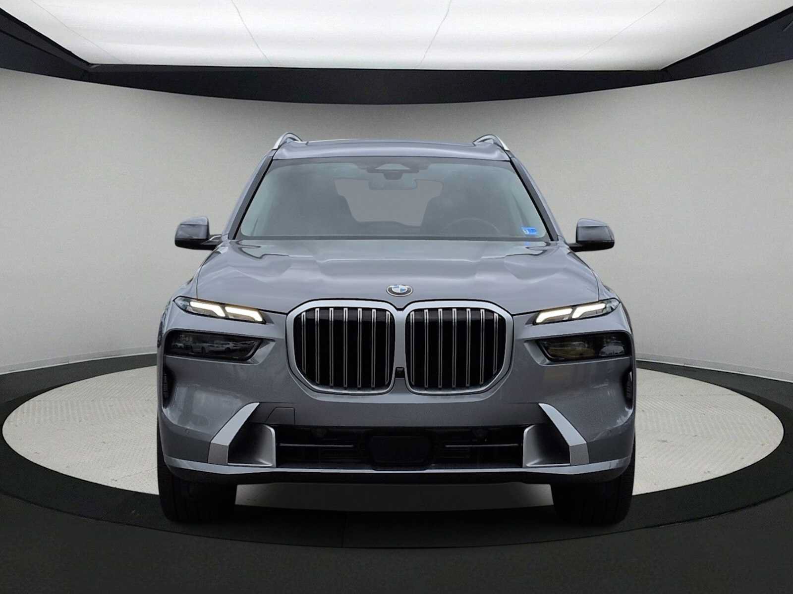 Used 2026 BMW X7 xDrive40i AWD/4WD image 3