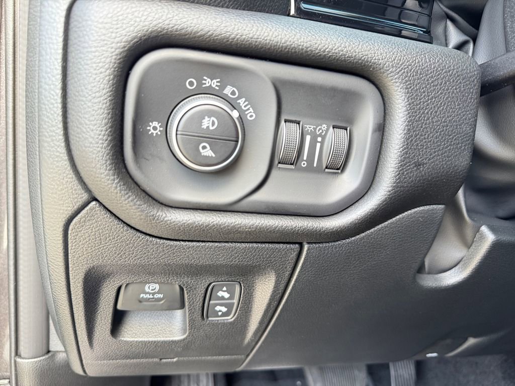 New 2026 RAM 1500 Laramie w/ Night Edition AWD/4WD image 18