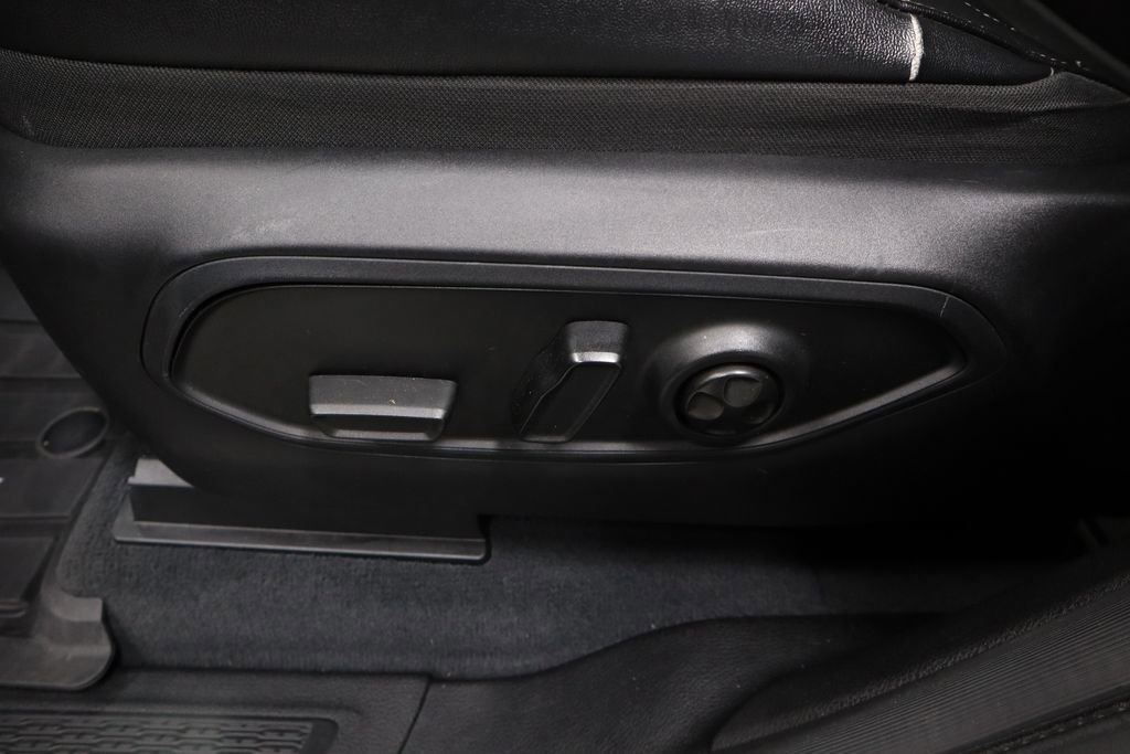 Used 2023 Jeep Grand Cherokee L Limited w/ Luxury Tech Group II image 25