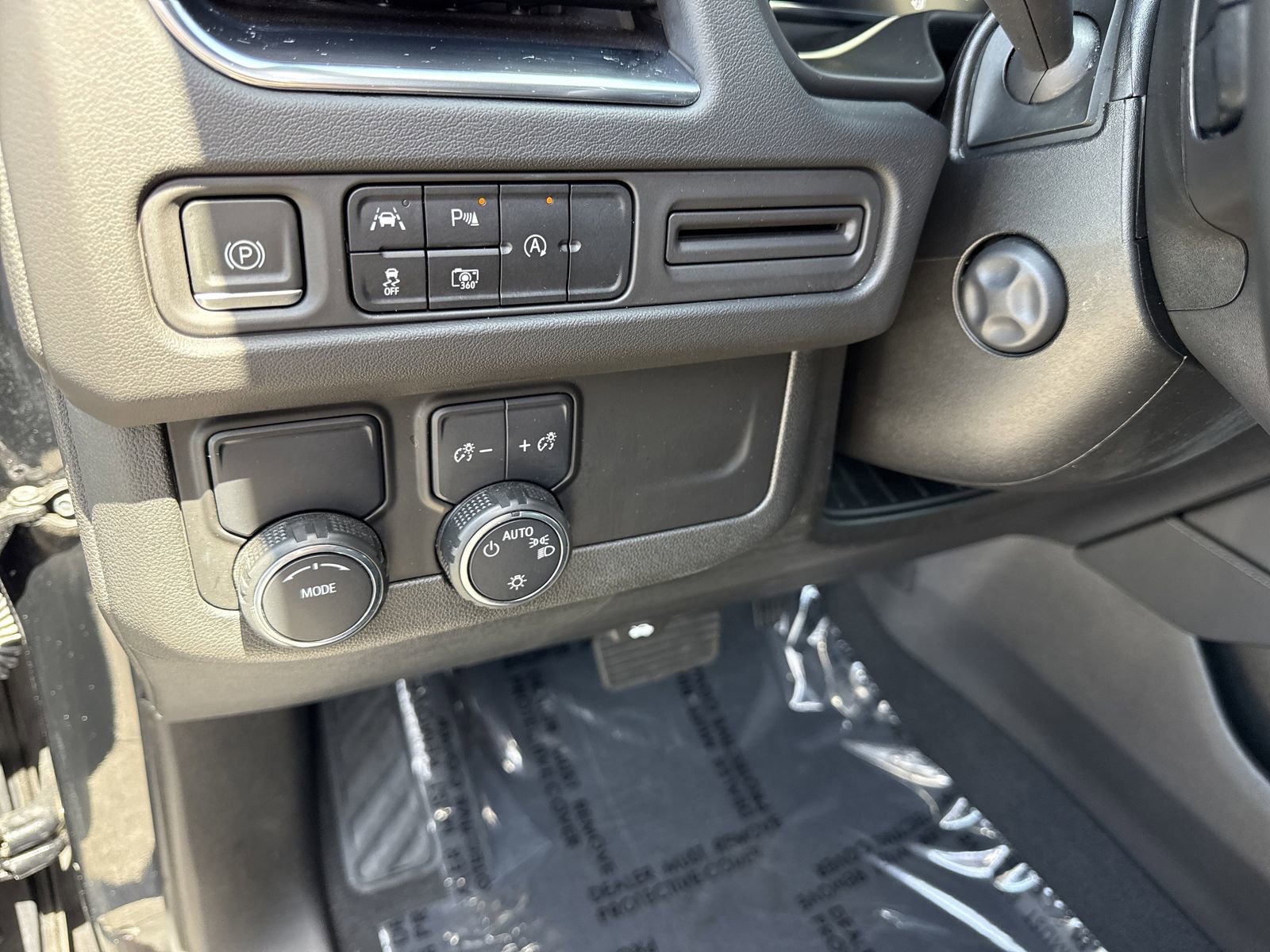 Used 2023 Chevrolet Tahoe LT w/ Luxury Package RWD image 46