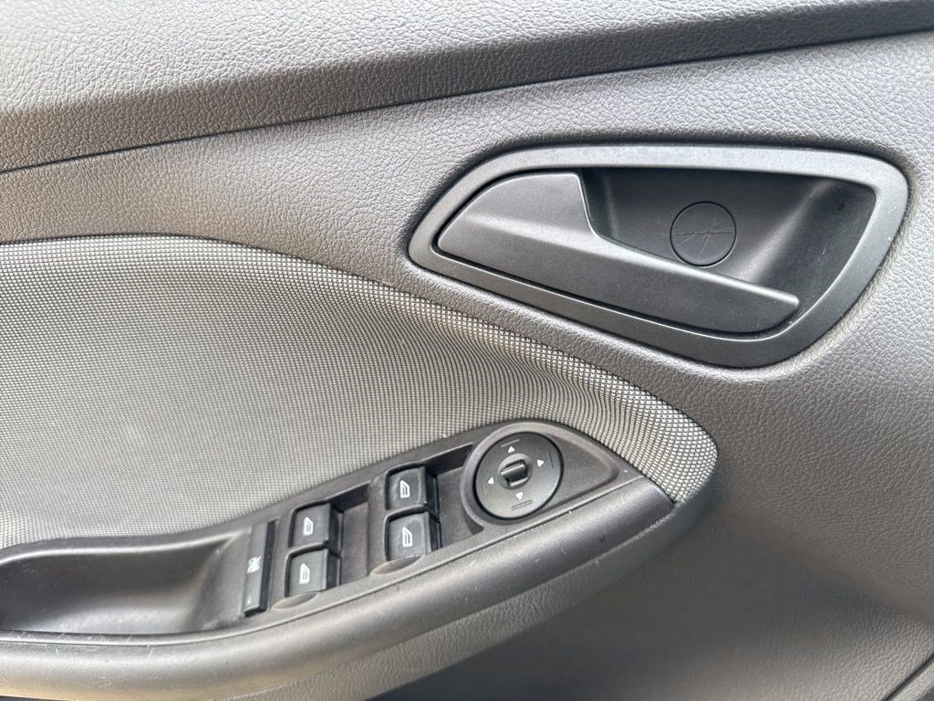 Used 2012 Ford Focus SE image 10