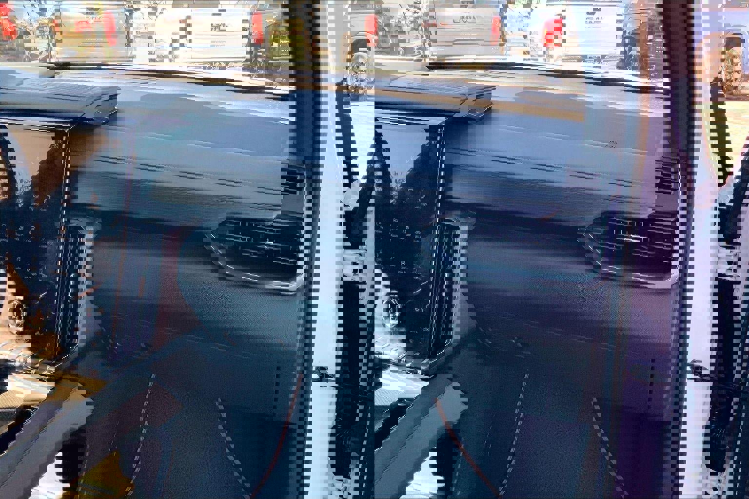 Used 2026 GMC Acadia AT4 w/ Super Cruise Package image 15