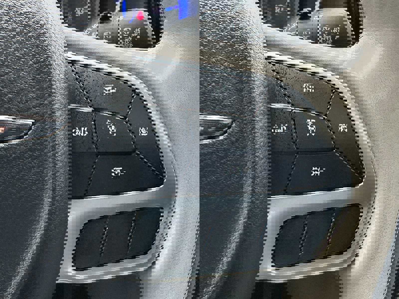 Used 2020 Chrysler Pacifica Limited image 40