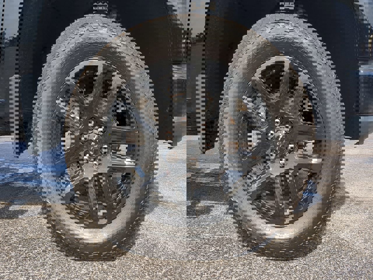 Used 2020 Chevrolet Silverado 1500 LT Trail Boss w/ Midnight Edition image 11