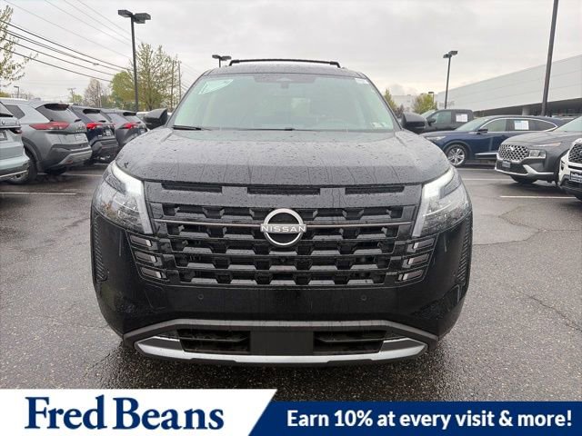 New 2026 Nissan Pathfinder SL image 2
