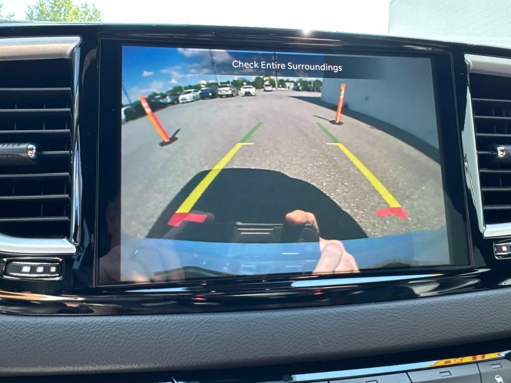 Used 2025 Chrysler Pacifica Select FWD image 22