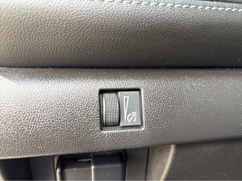 Used 2023 Chevrolet Colorado LT w/ LT Convenience Package II image 16