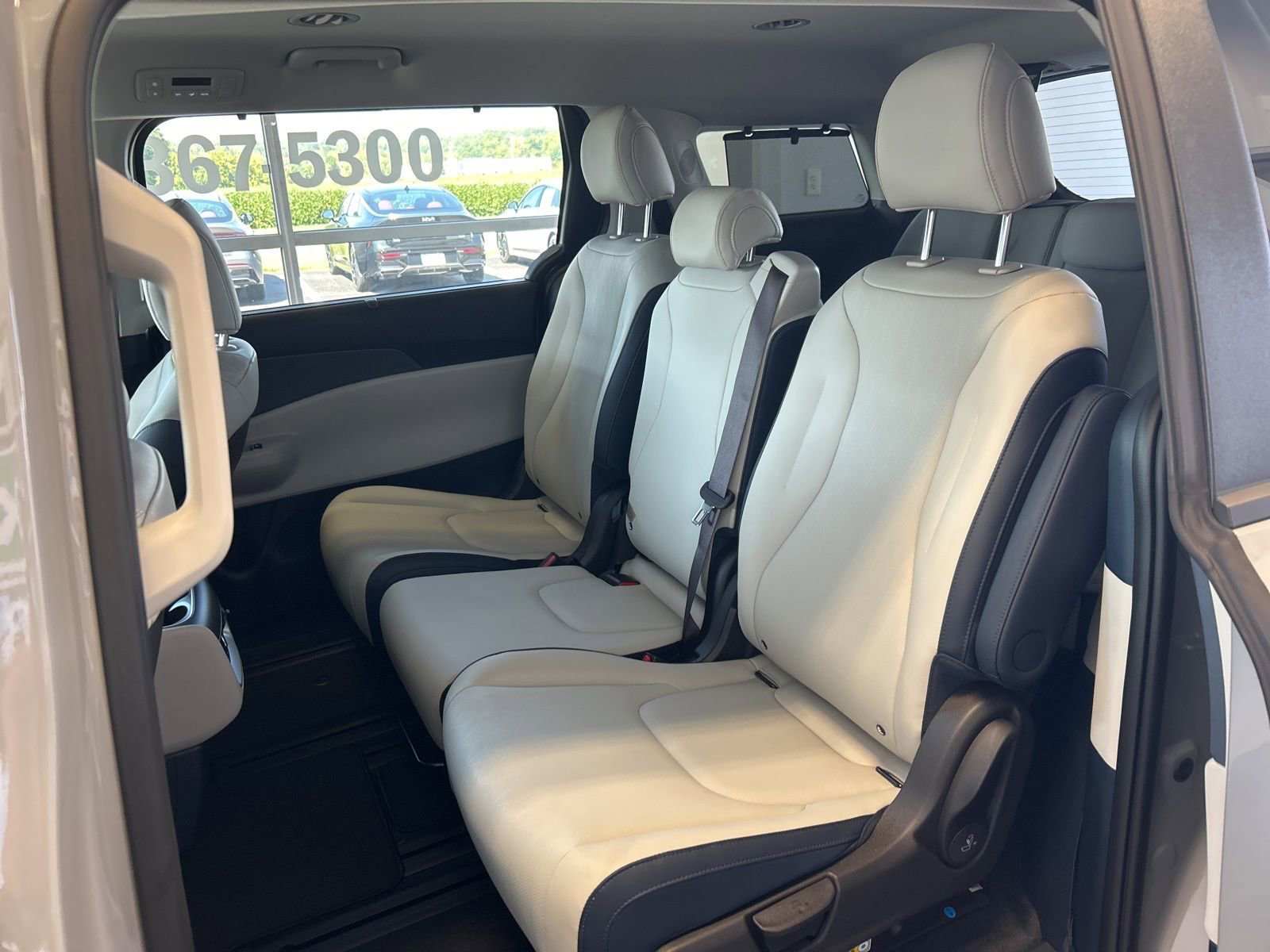 New 2026 Kia Carnival EX image 16