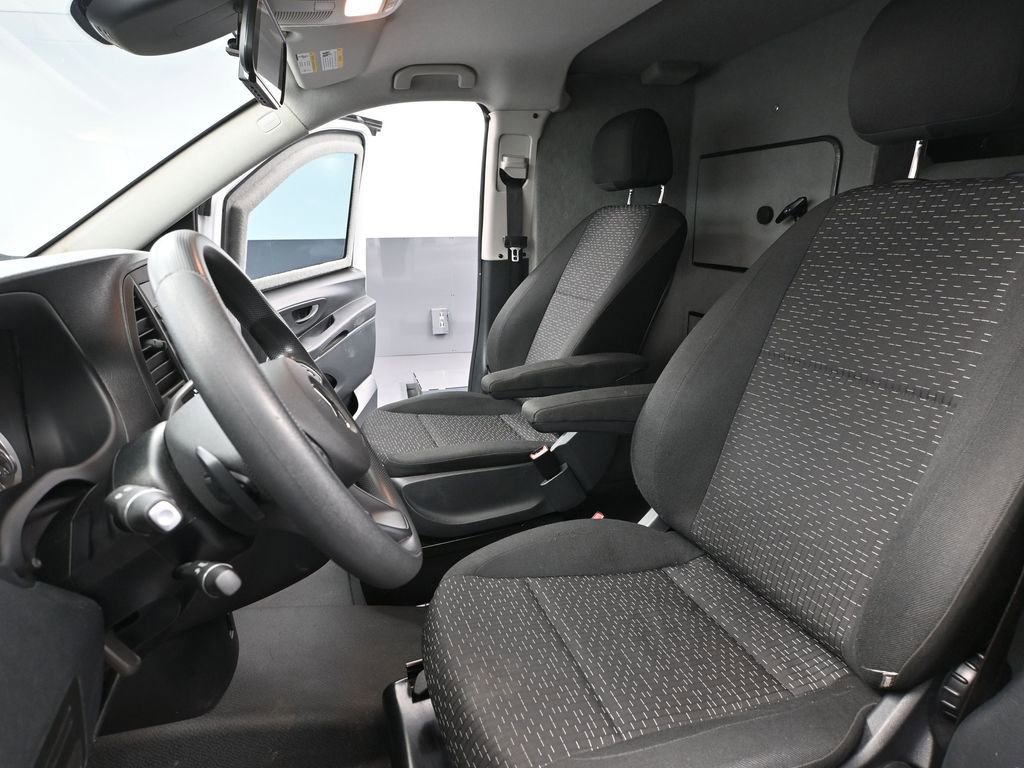 Used 2023 Mercedes-Benz Metris image 21
