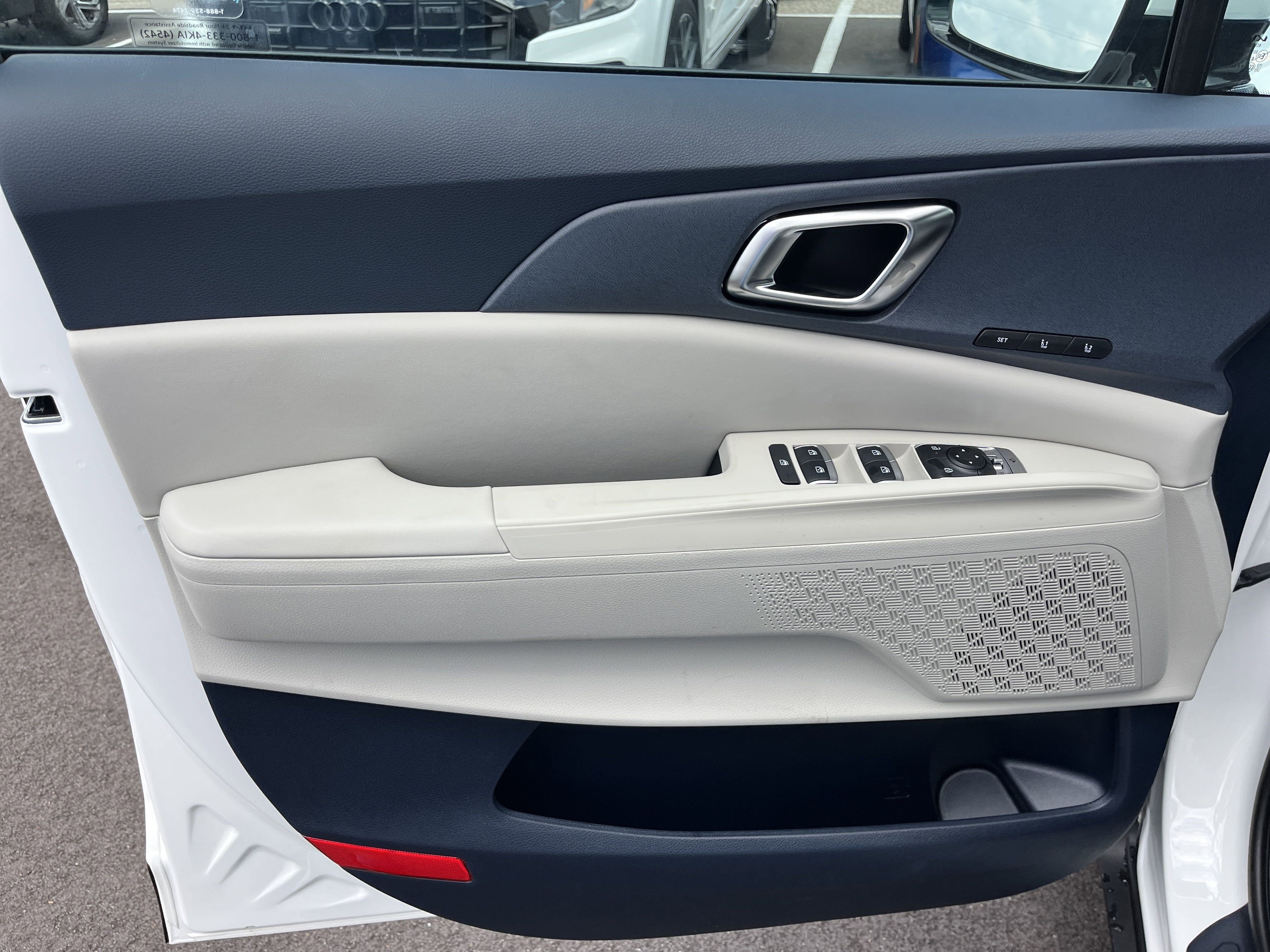 New 2026 Kia Carnival EX image 5