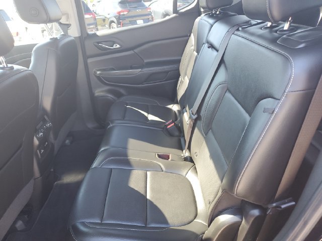 Used 2023 GMC Acadia SLT AWD/4WD image 13