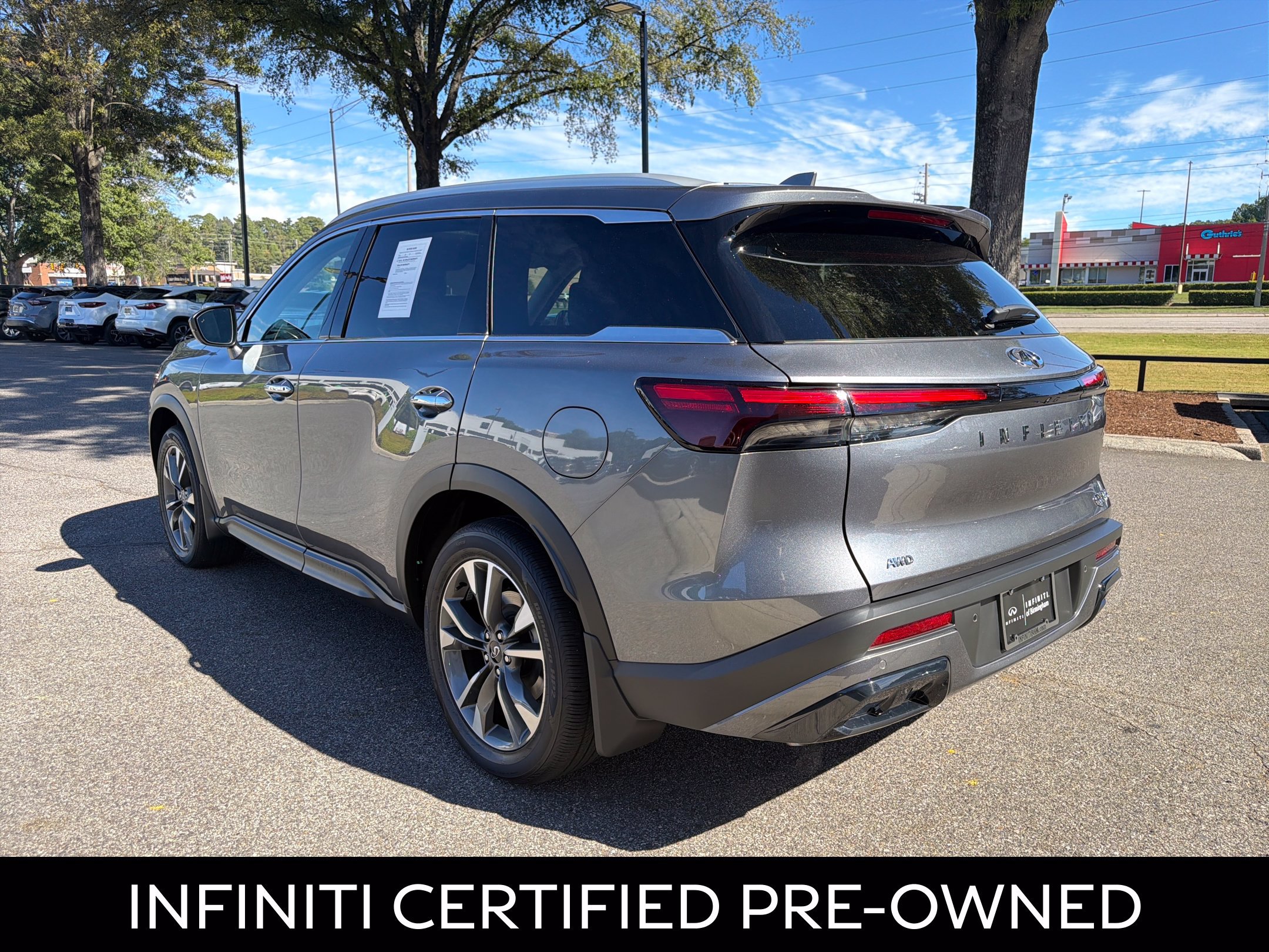 Certified 2025 INFINITI QX60 Luxe w/ Vision Package AWD/4WD image 9